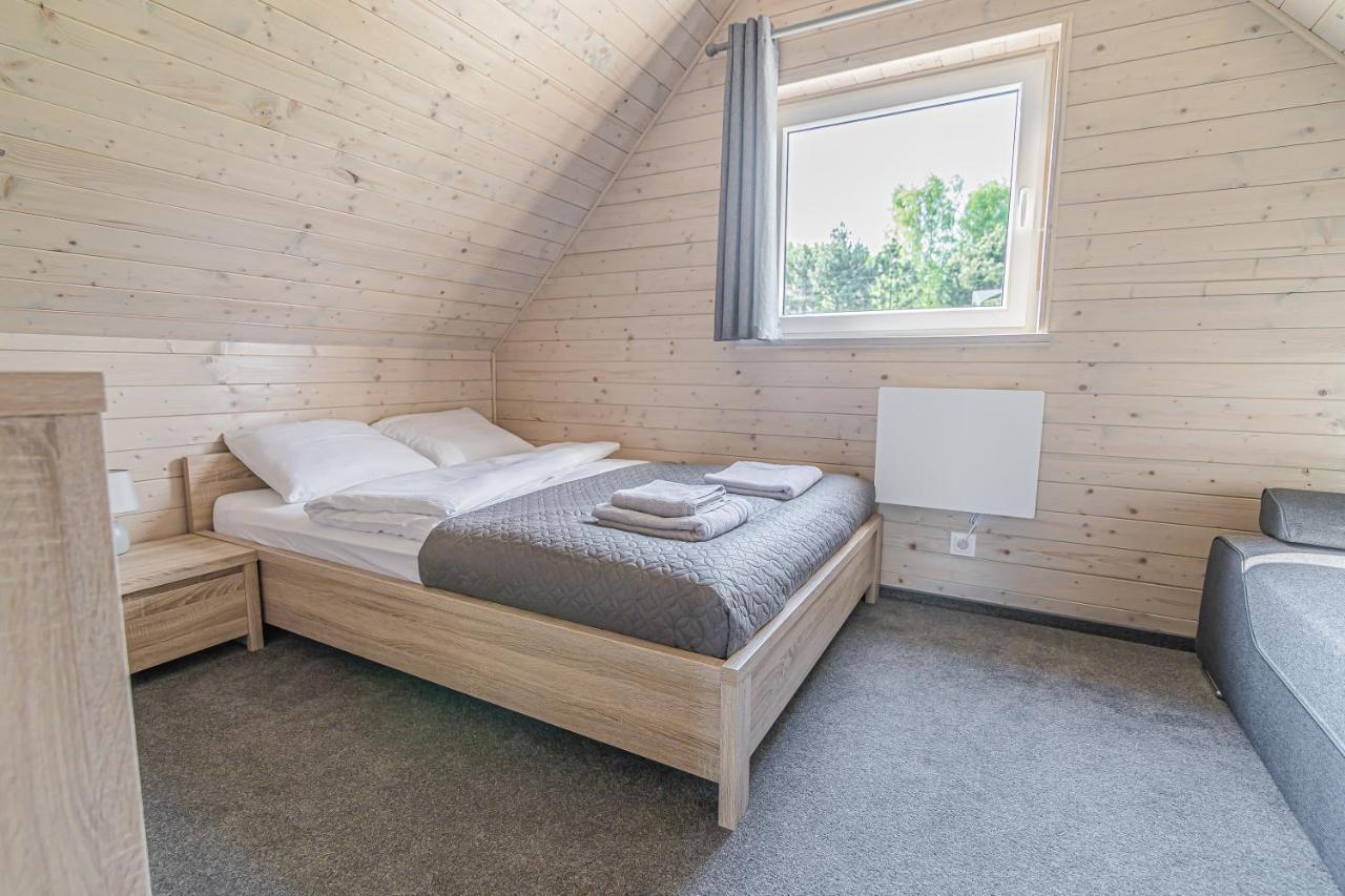 Wycisznia - Drewniane Domki Caloroczne Gieraltowiczki Extérieur photo